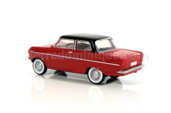 OPEL KADETT ROUGE TOIT NOIR
