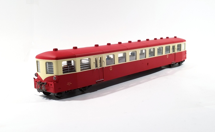 AUTORAIL IROQUOIS X2318 + REMORQUE XR6012 NIORT - AVIGNON SNCF