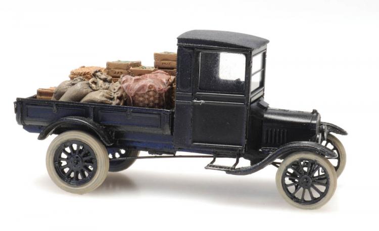 PETIT CHARGEMENT (25mmx14mm) POUR CAMION COMPOSE DE CAISSES DU PRIMEUR