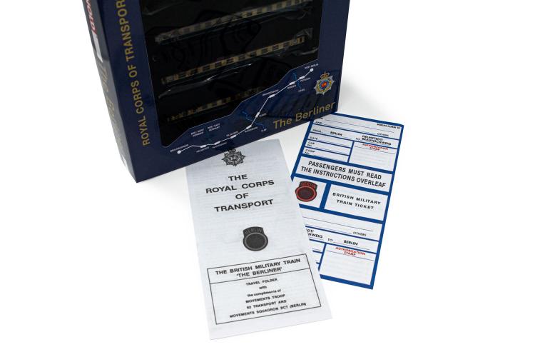 *PROMOS* - SET DE 4 VOITURES VOYAGEURS THE BERLI NER RCT BRITISH ARMY OF THE RHINE