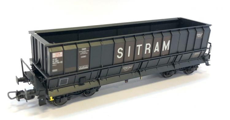 LOT DE 2 WAGONS TREMIES DMH SITRAM SNCF
