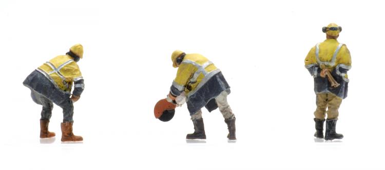 OUVRIERS DE LA VOIE AVEC SCIE CIRCULAIRE APRES 1990 X3