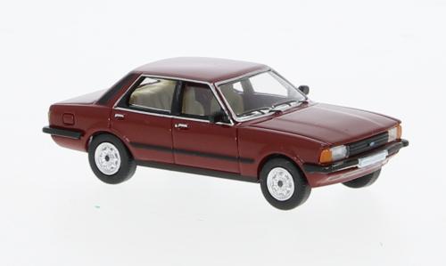 BERLINE TRICORPS FORD TAUNUS CORTINA 3 - 4 PORTES BORDEAU INTERIEUR CREME 1979