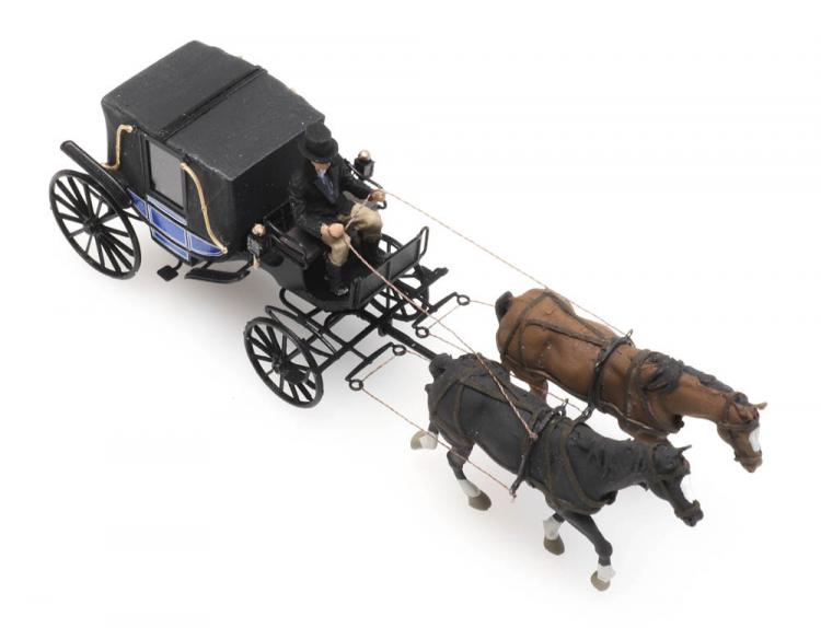 CAROSSE AVEC 2 CHEVAUX ET COCHER