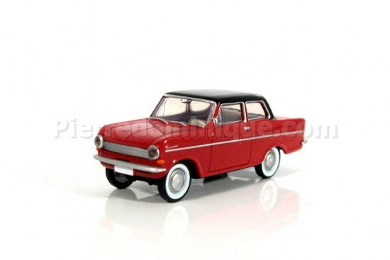 OPEL KADETT ROUGE TOIT NOIR