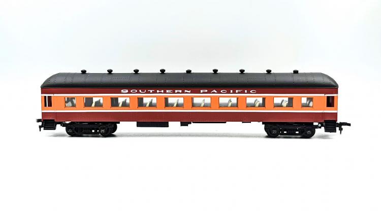 VOITURE VOYAGEURS SOUTHERN PACIFIC - ATTELAGE KADEE