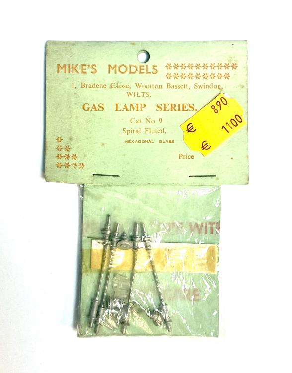 ENSEMBLE DE 4 LAMPES A GAZ SIX SIDED TAPERED - MIKE'S MODELS