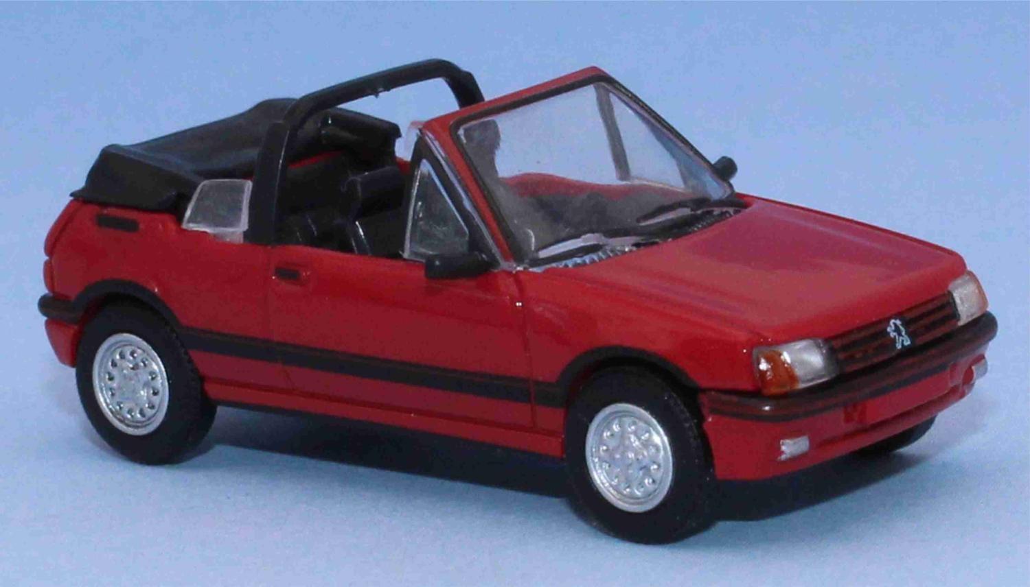 Modèle Réduit Majorette Peugeot 205 GTI Cabriolet - Échelle 1:53 Couleur Rose - Occasion
