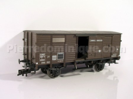 *PROMOS* - WAGON COUVERT HOMMES 40/ CHEVAUX 8  SNCF