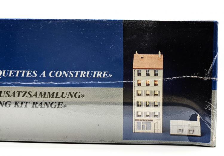 MAQUETTE IMMEUBLE MODULAIRE DE FACADE - SOUS CELOPHANE