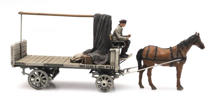 CHEVAL + CHARRETTE VAN GEND EN LOOS