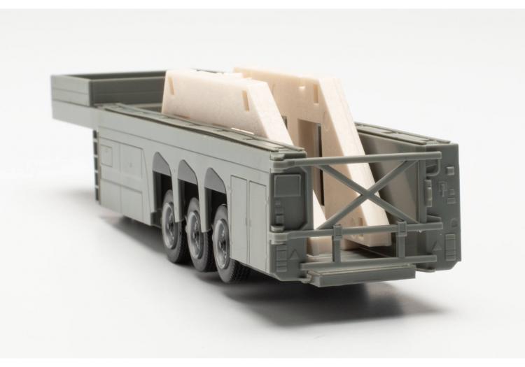 REMORQUE 3 ESSIEUX DE TRANSPORT POUR PIÈCES PRÉFABRIQUÉES BETONS AVEC CHARGEMENT (LANGENDORF)