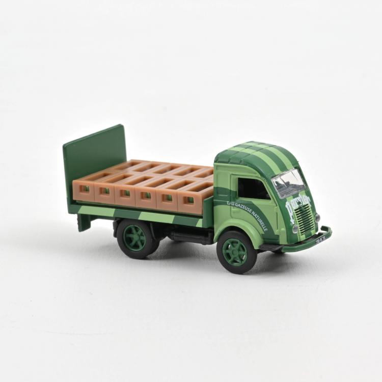 CAMION PORTEUR A PLATEAU AVEC DOSSERET RENAULT GALION VERT CLAIR ET FONCE CHARGE DE CAISSES ( PERRIER ) DE 1963