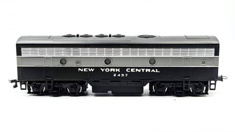 LOCOMOTIVE DIESEL NEW YORK CENTRAL 1711 AVEC EDM 2457
