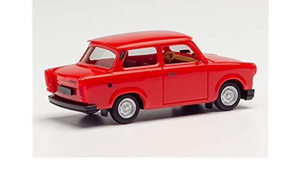 TRABANT 1.1 BERLINE 2 PORTES ROUGE