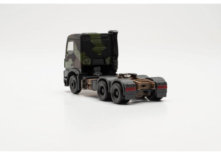 TRACTEUR MERCEDES BENZ AROCS 6X4 DE L ARMEE ALLEMANDE VERT CAMOUFLAGE