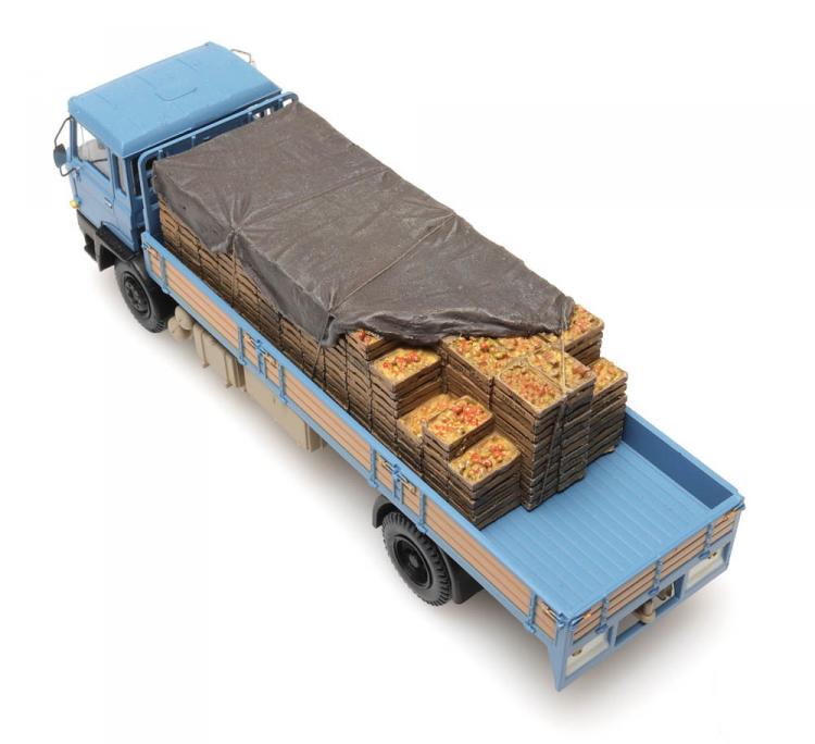 CHARGEMENT DE CAISSES DE FRUITS (60MM X 22MM) POUR PORTEUR DAF A PLATEAU ET RIDELLES