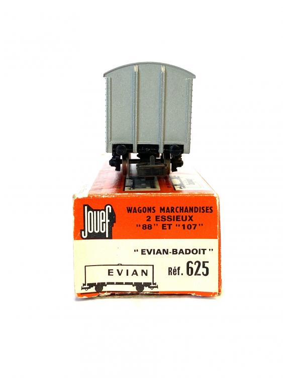 WAGON COUVERT EVIAN BADOIT SNCF