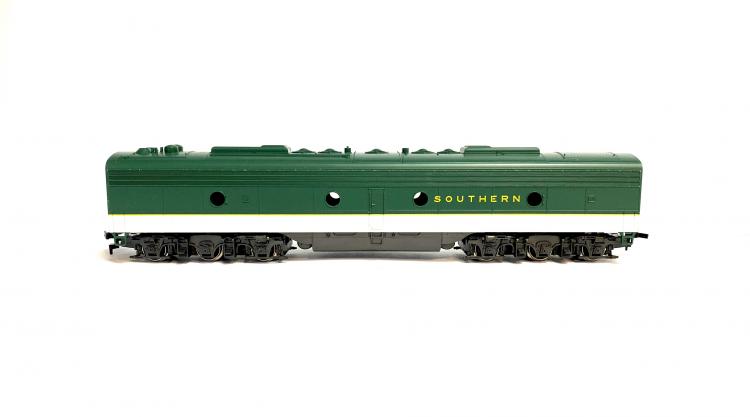 FAUSSE REMORQUE DIESEL EMD E8 B SOUTHERN