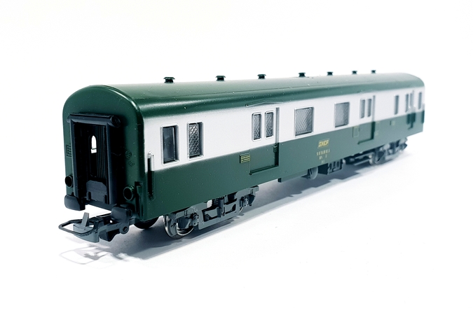 *PROMOS* - FOURGON BAGAGE 57 87 95.80 517.6 SNCF - SOUS CELLOPHANE