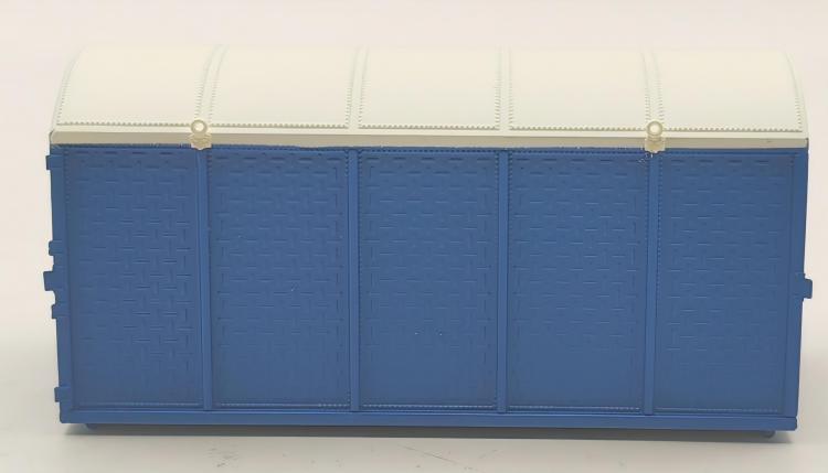 CONTENEUR BLEU AVEC LE TOIT BLANC