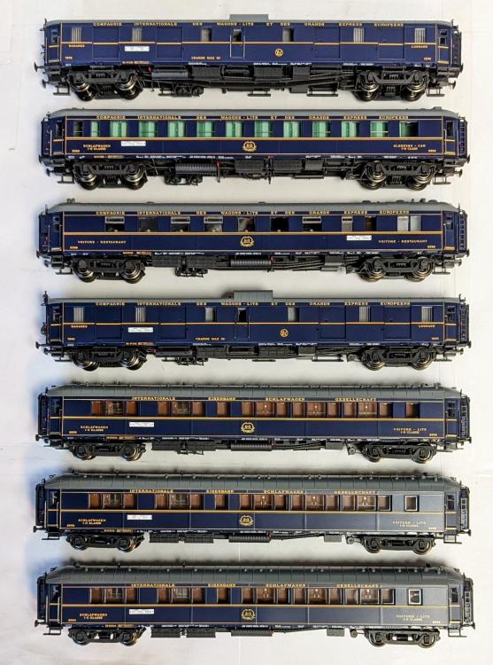 SET DE 7 VOITURES LITS NORD EXPRESS LIAISON CALAIS - BUCAREST 1936 CIWL - VERSION ECLAIREE - EDITION LIMITEE MODELS WORLD