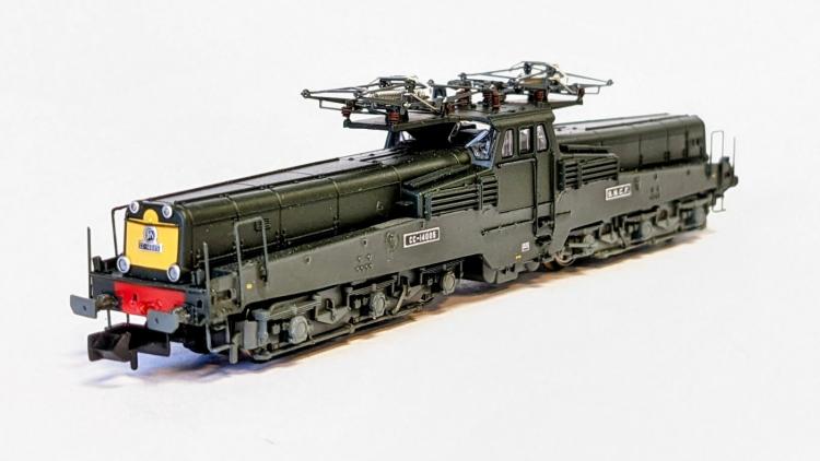 LOCOMOTIVE ELECTRIQUE CC 14005 AVEC 4 PHARES SNCF - LIVREE VERTE