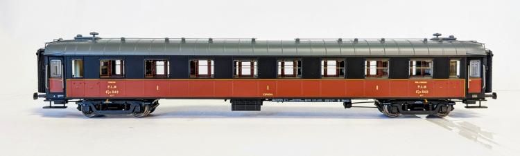 VOITURE VOYAGEURS OCEM N°542 1°CL BRUN VAN DYCK NOIR FILETS JAUNES BOGIE M1 PLM – MODELS WORLD