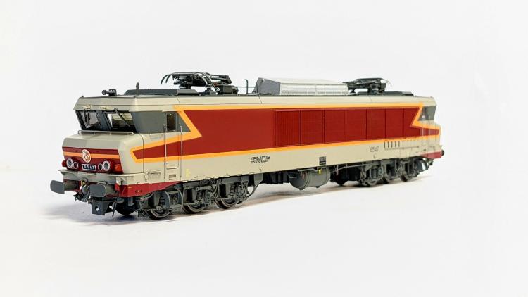 LOCOMOTIVE ELECTRIQUE CC 6547 GRIS BÉTON, LIVRÉE ARZENS LOGO NOUILLE, DÉPÔT: VÉNISSIEUX SNCF