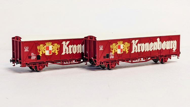 SET DE 2 WAGONS HBIS + HBIS ROUGE/BLANC PAROIS RENFORCEES INSCRIPTION KRONENBOURG EP. IV-V SNCF