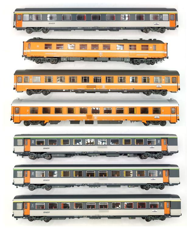 ENSEMBLE DE 7 VOITURES VOYAGEURS VAUBAN SNCF ET SNCB - MODELS WORLD