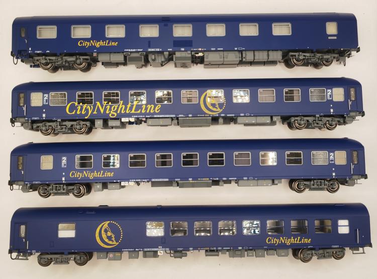 SET DE 4 VOITURES VOYAGEURS CITYNIGHTLINE DB AG