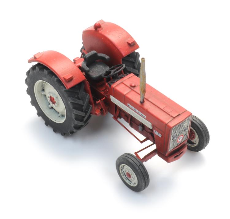 KIT - MCCORMICK INTERNATIONAL 624 TRACTOR