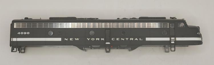 CAISSE LOCOMOTIVE DIESEL E8/9 4090 NEW YORK CENTRAL