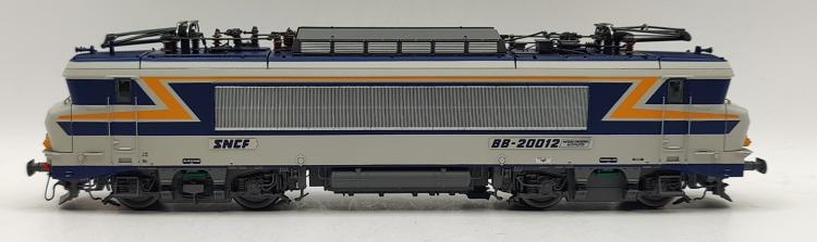 *SOLDES* - LOCOMOTIVE ELECTRIQUE BB 20012 LIVRÉE GRIS ARGENT BLEU TEN/CHAMOIS 432, PLAQUES DÉPÔT: STRASBOURG SNCF - DIGITAL SOUND