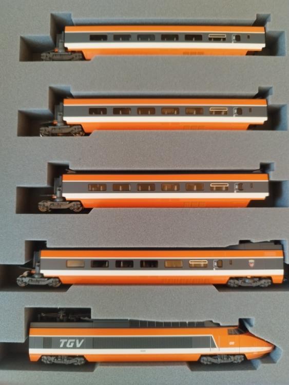 COFFRET EDITION SPECIAL - RAME COMPLETE TGV SUD EST 10 ELEMENTS