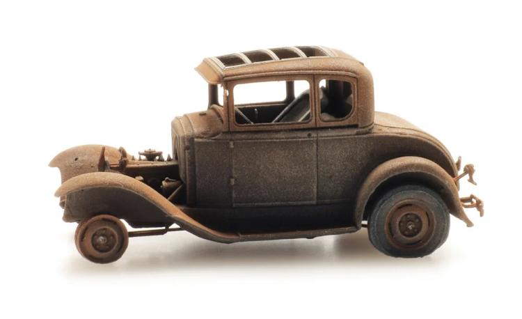 LIMOUSINE FORD MODEL A - VERSION CASSE ABANDONNE ROUILLE