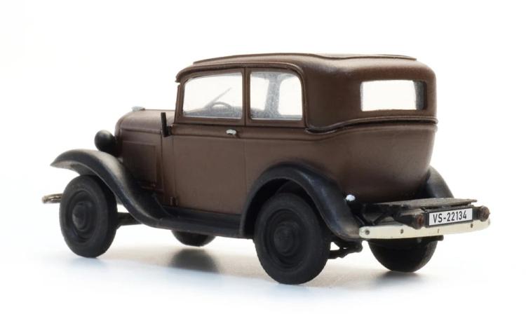 OPEL P4 BERLINE BRUNE AVEC PORTE BAGGAGE ARRIERE