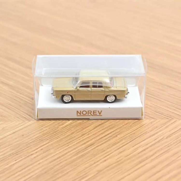 BERLINE TRICORPS RENAULT R8 BEIGE MÉTALLISÉ 4 PORTES INTÉRIEUR ROUGE DE 1964