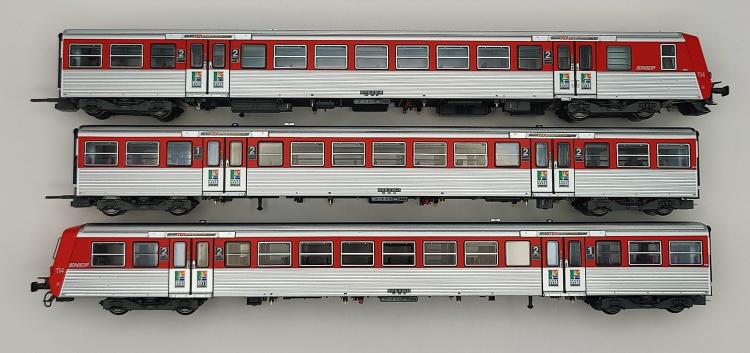 SET RAME REVERSIBLE REGIONALE BDX + ABZ + AB, ROUGE / INOX, LOGO NOUILLE, LOGO TER, 3 ÉLÉMENTS, TER RÉGION HAUTE NORMANDIE, 4 PHARES, RAME N°114 SNCF