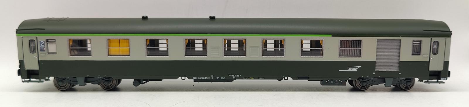 Rame Roco HO 45205.1 – Voiture UIC B7D Vert Ciment – Époque 4 – État Exceptionnel