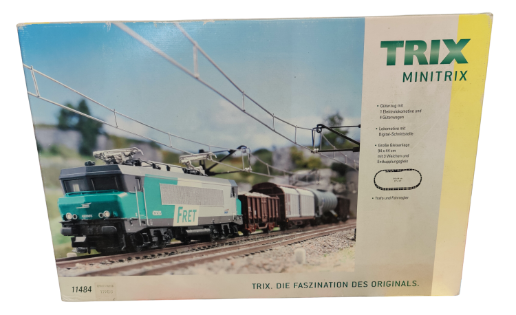 COFFRET DE DÉPART "FRET SNCF" AVEC TRAIN MARCHANDISES, RÉSEAU DE VOIE ET RÉGULATEUR DE MARCHE - ANALOGIQUE - COFFRET RECONDITIONNE (ETAT NEUF)