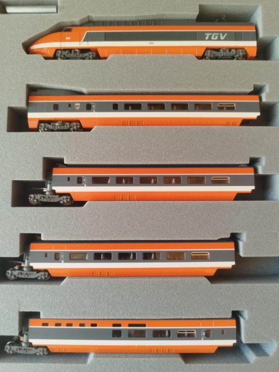 COFFRET EDITION SPECIAL - RAME COMPLETE TGV SUD EST 10 ELEMENTS