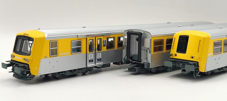SET RAME REVERSIBLES REGIONALES BDX + ABZ + AB, JAUNE / INOX, LOGO NOUILLE, 3 ÉLÉMENTS, TER NORD-PAS-DE-CALAIS, 4 PHARES, N° R02 SNCF