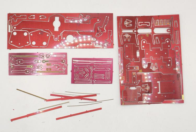 KIT A MONTER LOCOMOTIVE A VAPEUR 242 AT