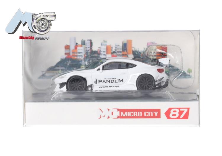 COUPE TOYOTA GT86 BLANC ROCKET BUNNY PANDEM