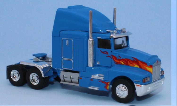 TRACTEUR KENWORTH T 600 FLAMES BLEU AVEC MOTIFS FLAMMES