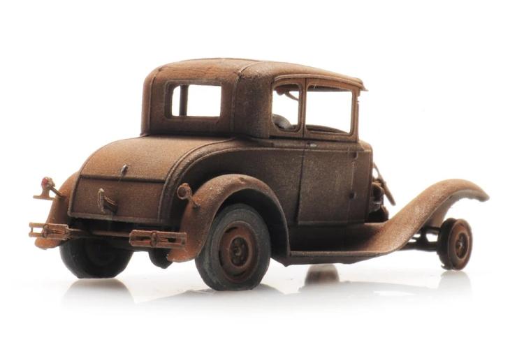 LIMOUSINE FORD MODEL A - VERSION CASSE ABANDONNE ROUILLE