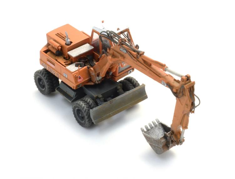 EXCAVATRICE ATLAS 1302 SUR ROUE