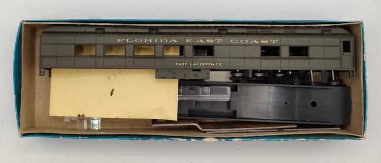 LOT DE 5 VOITURES EN KIT FLORIDA EAST COAST